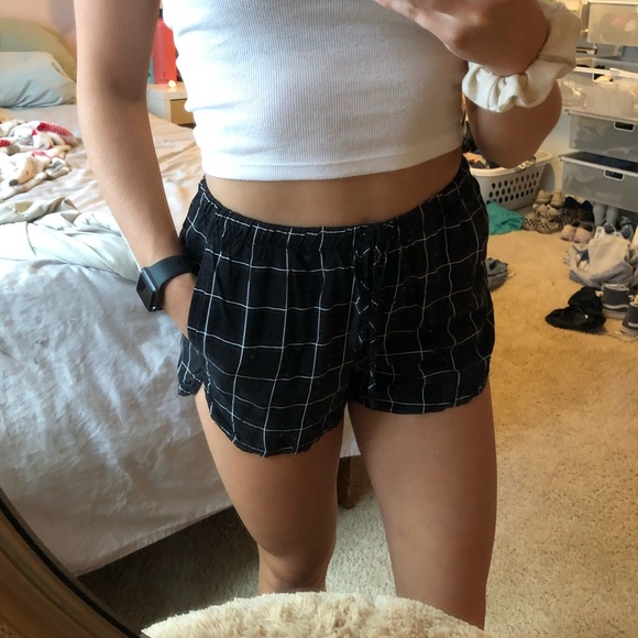 Brandy Melville Shorts - Picture 4 of 4